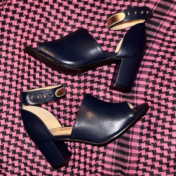 ASHRO Navy Blue Gold Shoes Womens Size 9 Chunky Heels Church Fancy Granny Style - Picture 1 of 13